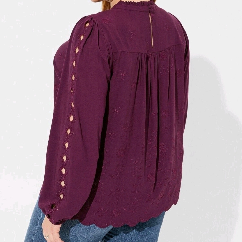 Torrid Women's Challis Embroidered Cut Out Long Sleeve Blouse Size 2X - Picture 3 of 10